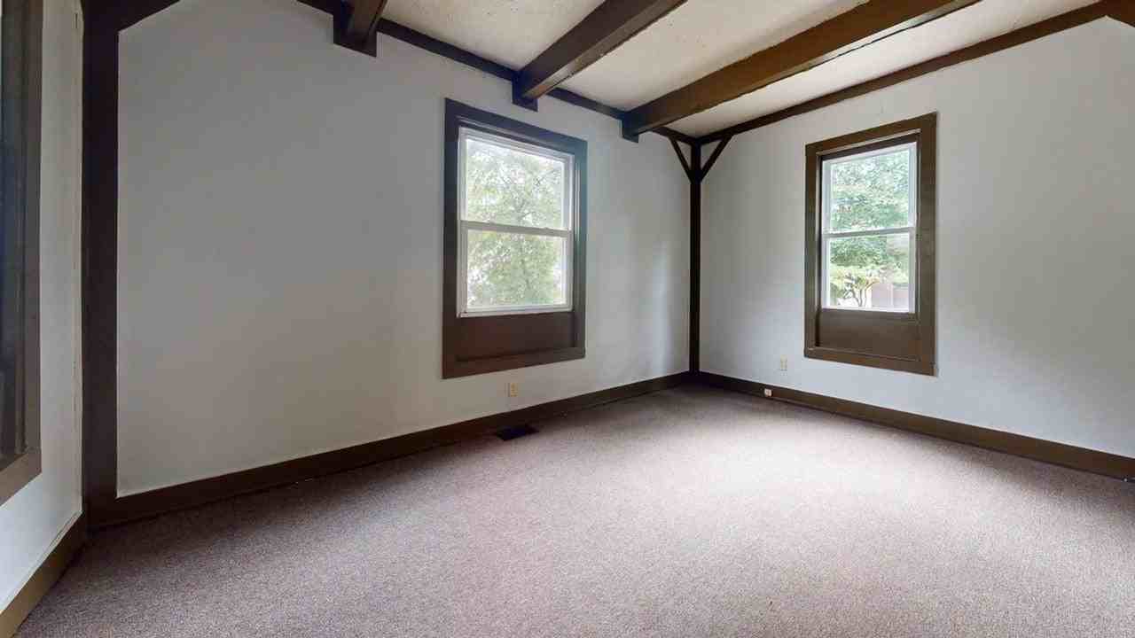 1137 7th St Nw - Photo 4 of 11