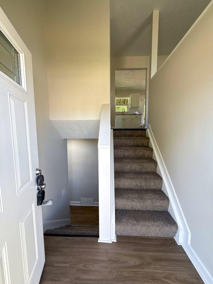 2307 Bridlewood Blvd - Photo 2 of 22