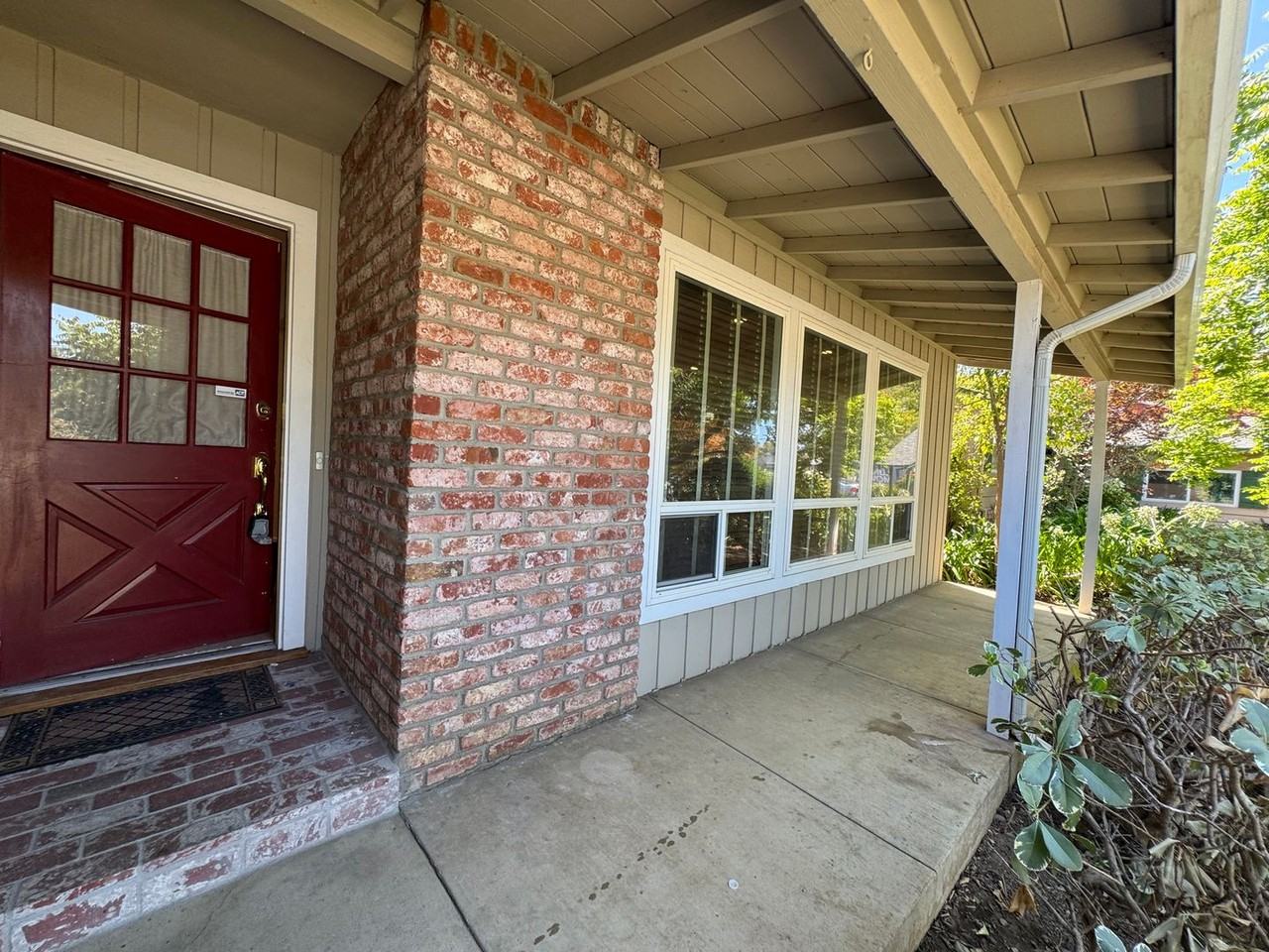 4886 Blue Ridge Dr - Photo 2 of 15
