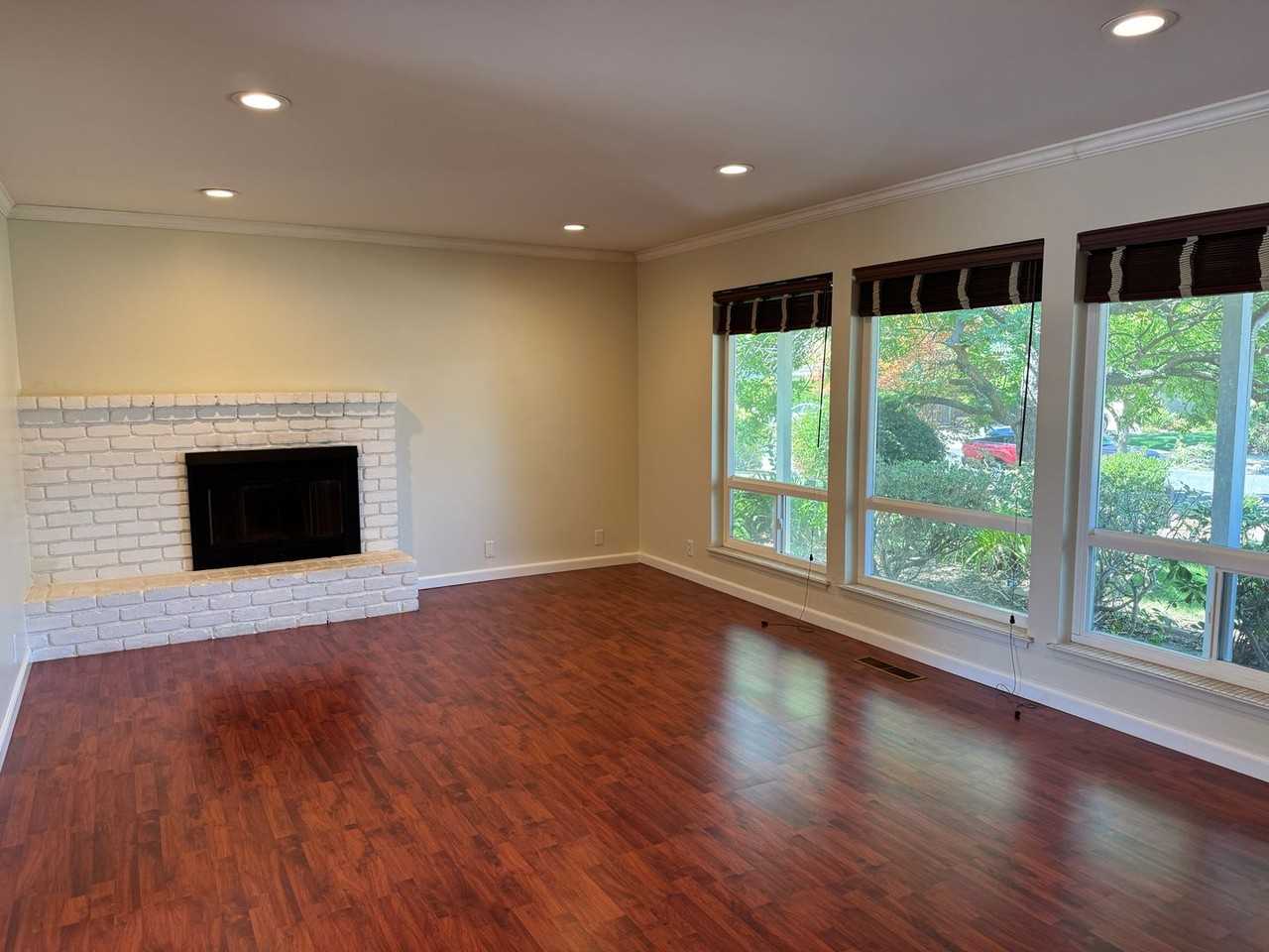 4886 Blue Ridge Dr - Photo 3 of 15
