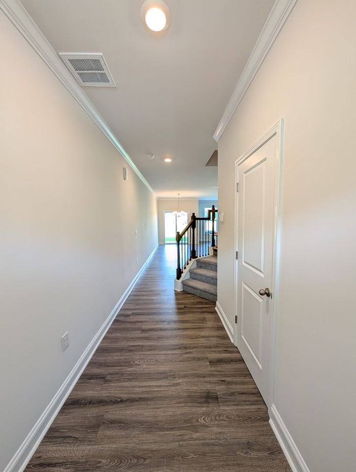 323 Creekview Rd - Photo 2 of 23