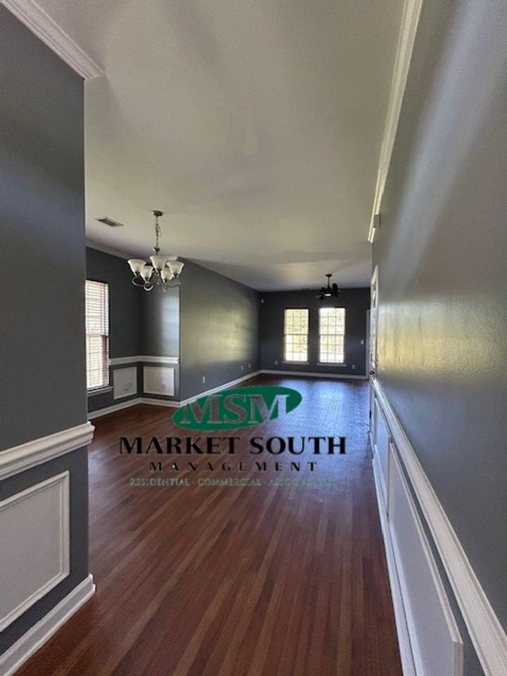 46 Twin Oaks Pl - Photo 3 of 20