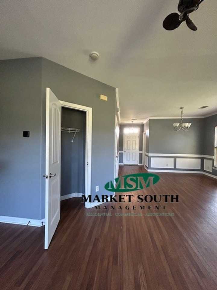46 Twin Oaks Pl - Photo 5 of 20