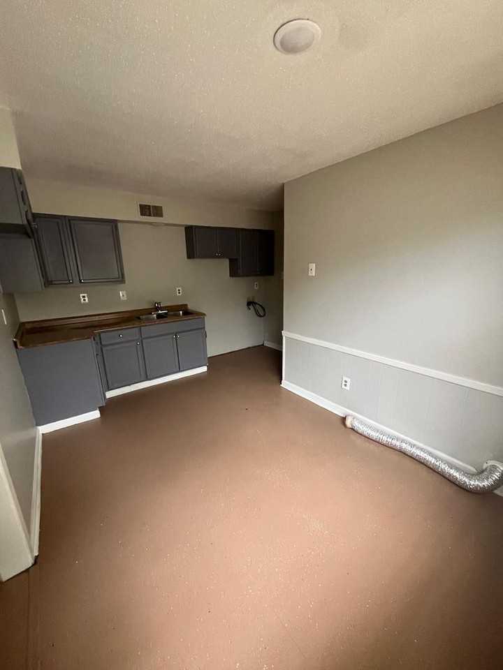 4372 Bluebell St - Photo 4 of 9