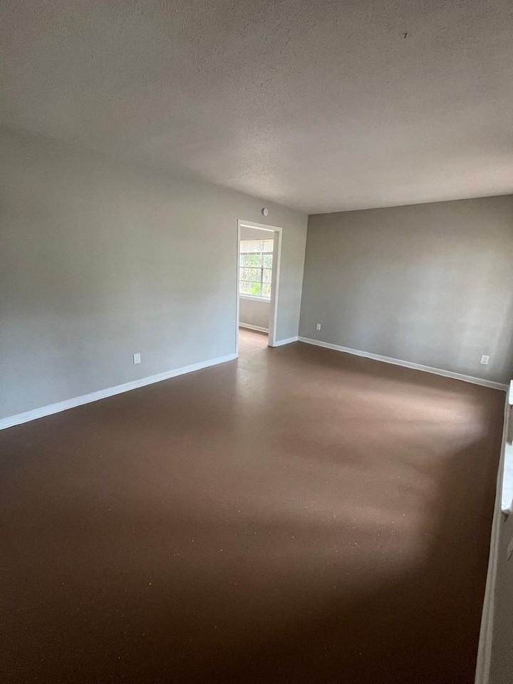 4372 Bluebell St - Photo 7 of 9