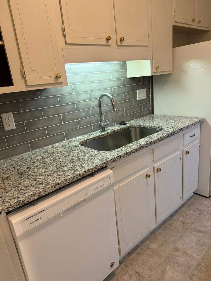 911 Nottingham Drive - Photo 4 of 14