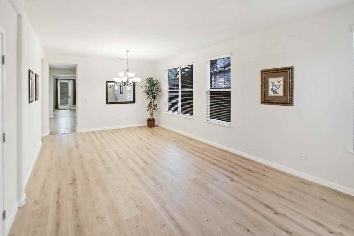 2729 Cathedral Cir - Photo 2 of 24