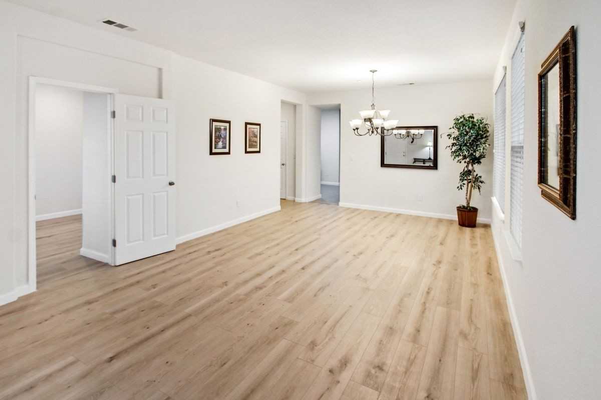 2729 Cathedral Cir - Photo 3 of 24