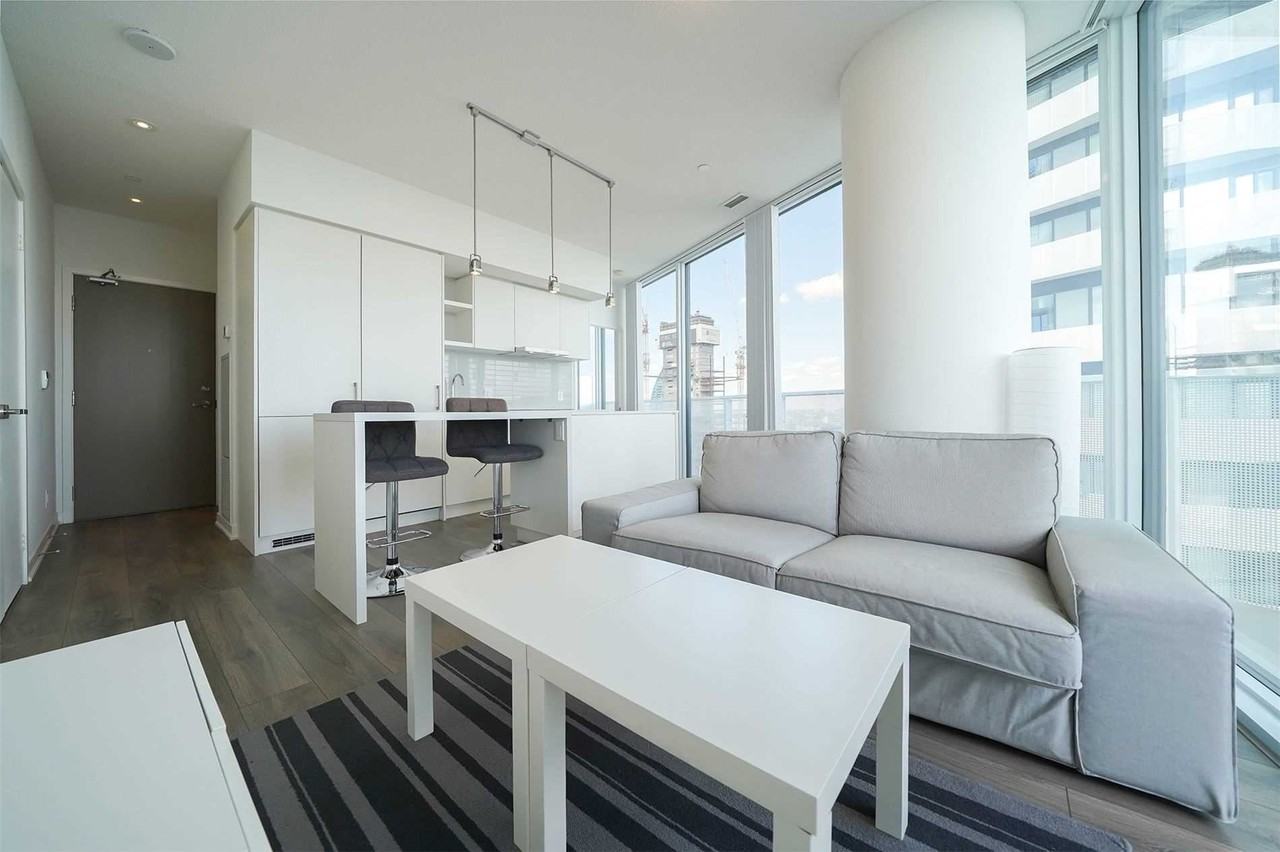 100 Harbour Street - Photo 5 of 26