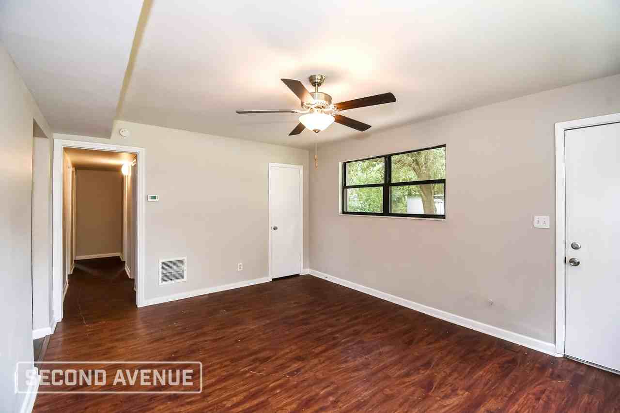 6863 Jack Horner Ln - Photo 5 of 27
