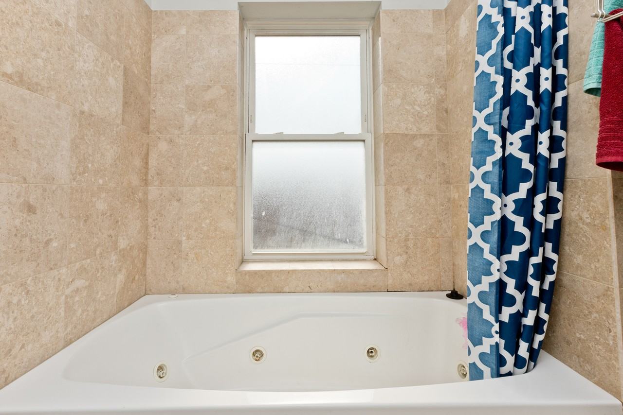 2715 N Sawyer Ave #2 - Photo 6 of 10