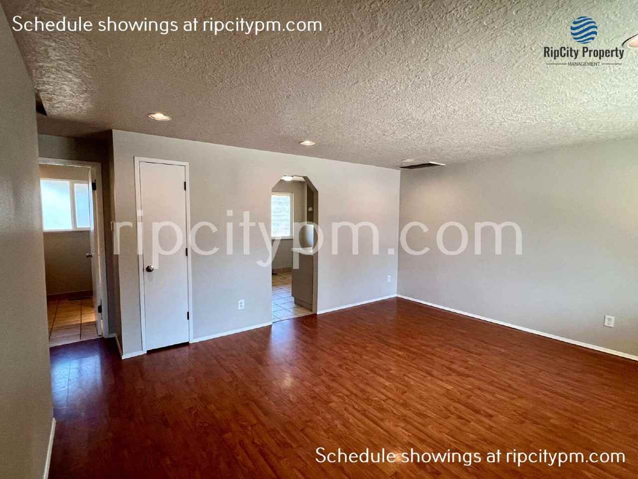 132 Ne Liberty Ave - Photo 2 of 16