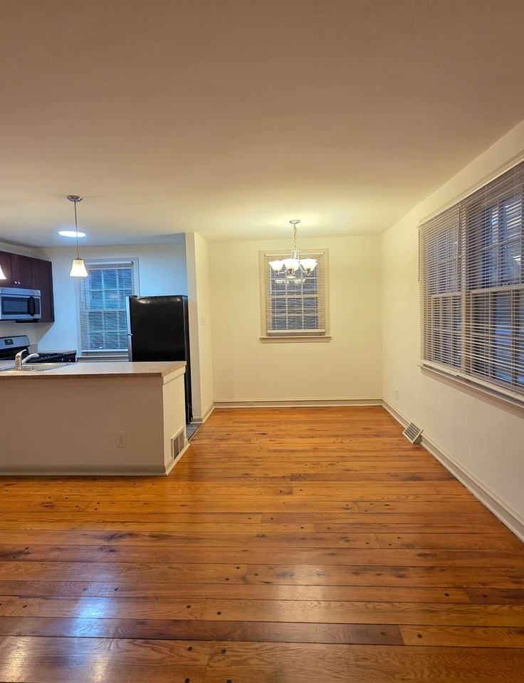 2818 Midvale Ave #B - Photo 3 of 50