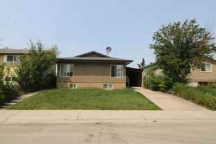 184 Penbrooke Close SE - Photo 1 of 1