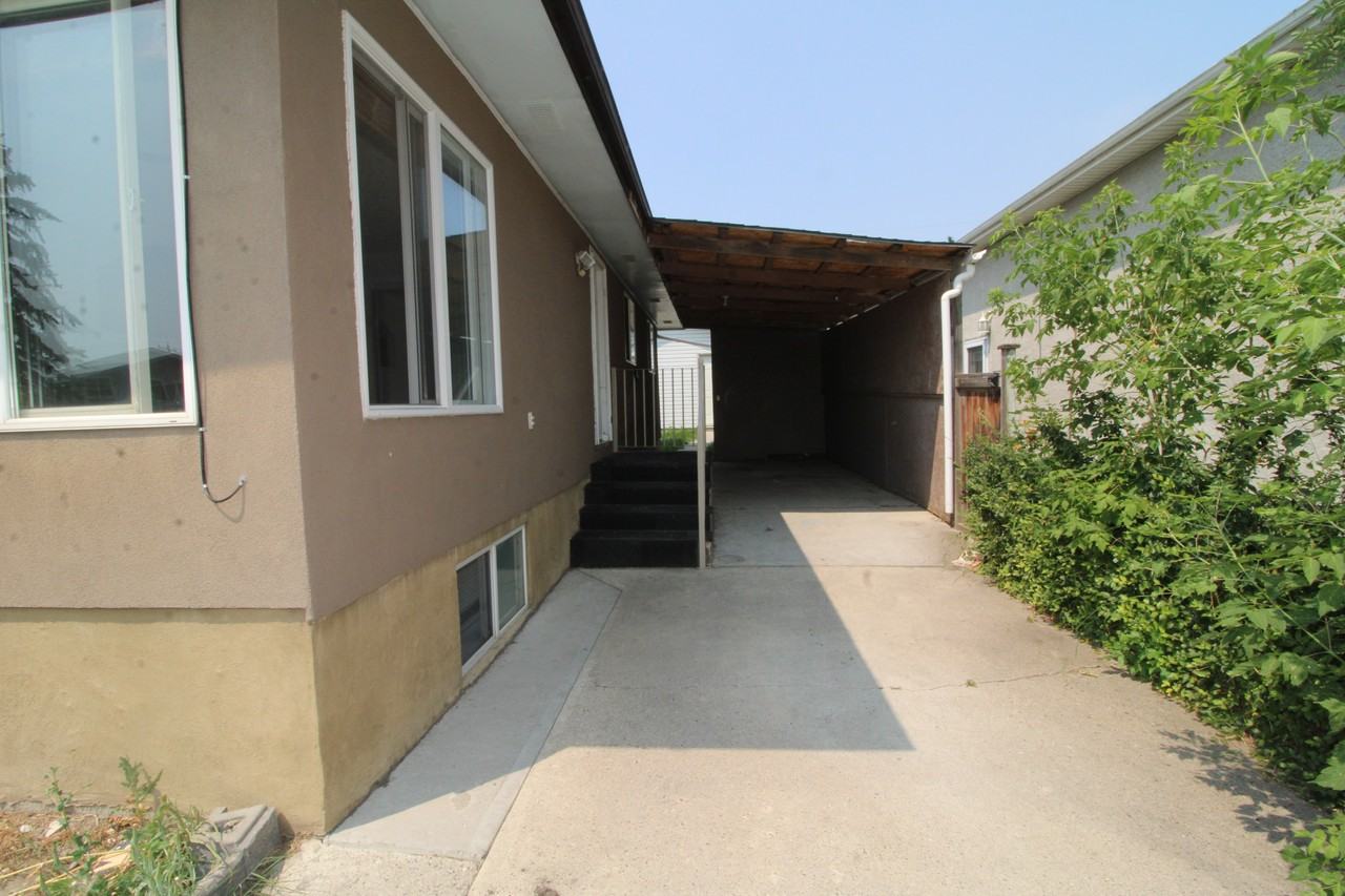 184 Penbrooke Close SE - Photo 3 of 33