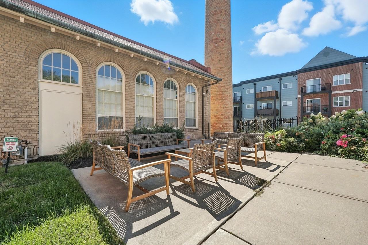 New Windsor Flats - Photo 4 of 50