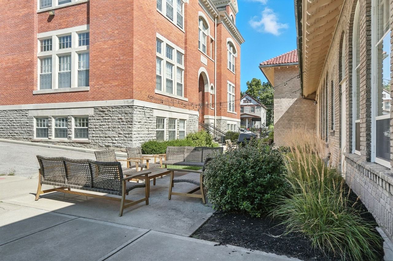 New Windsor Flats - Photo 6 of 50