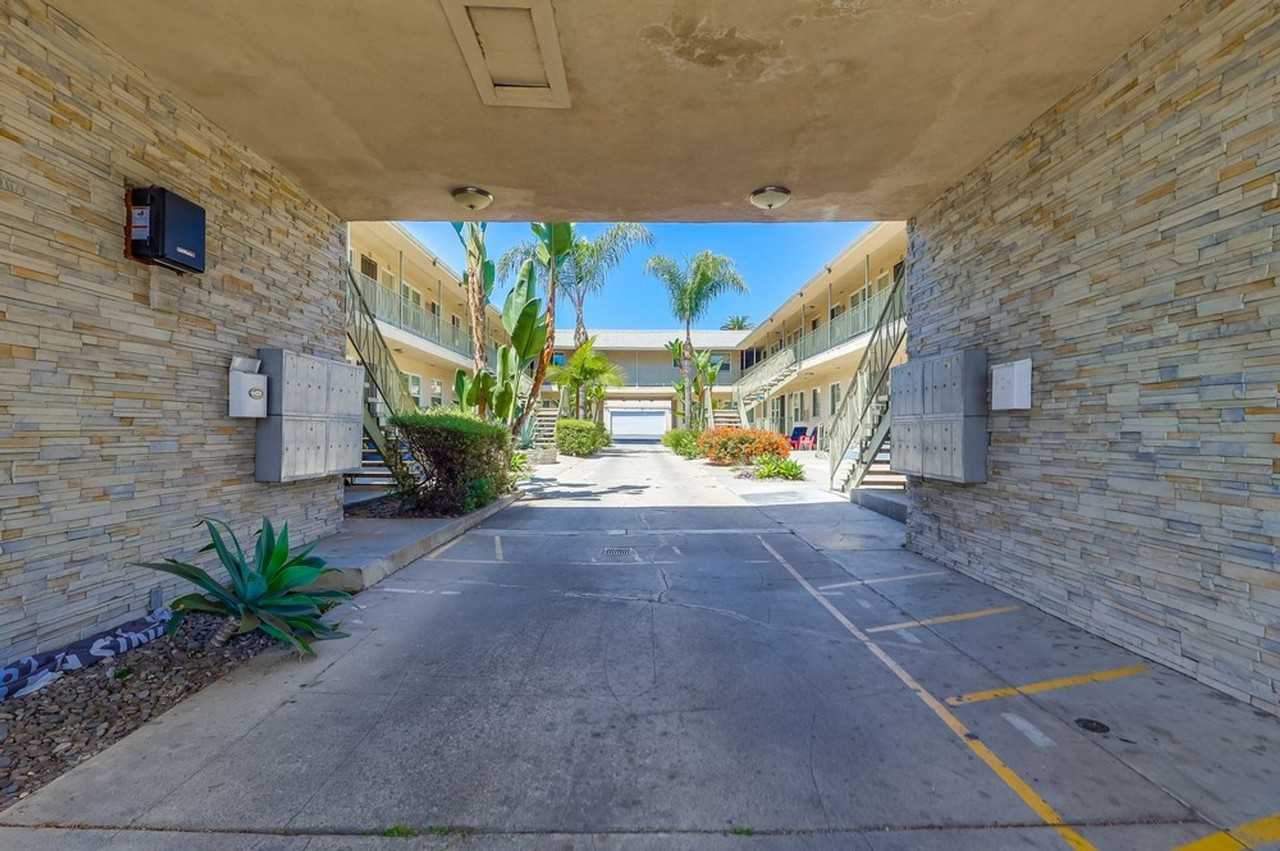 Mid-Century Property Amid South LA’s Vital Commercial Corridor - Photo 2 of 4