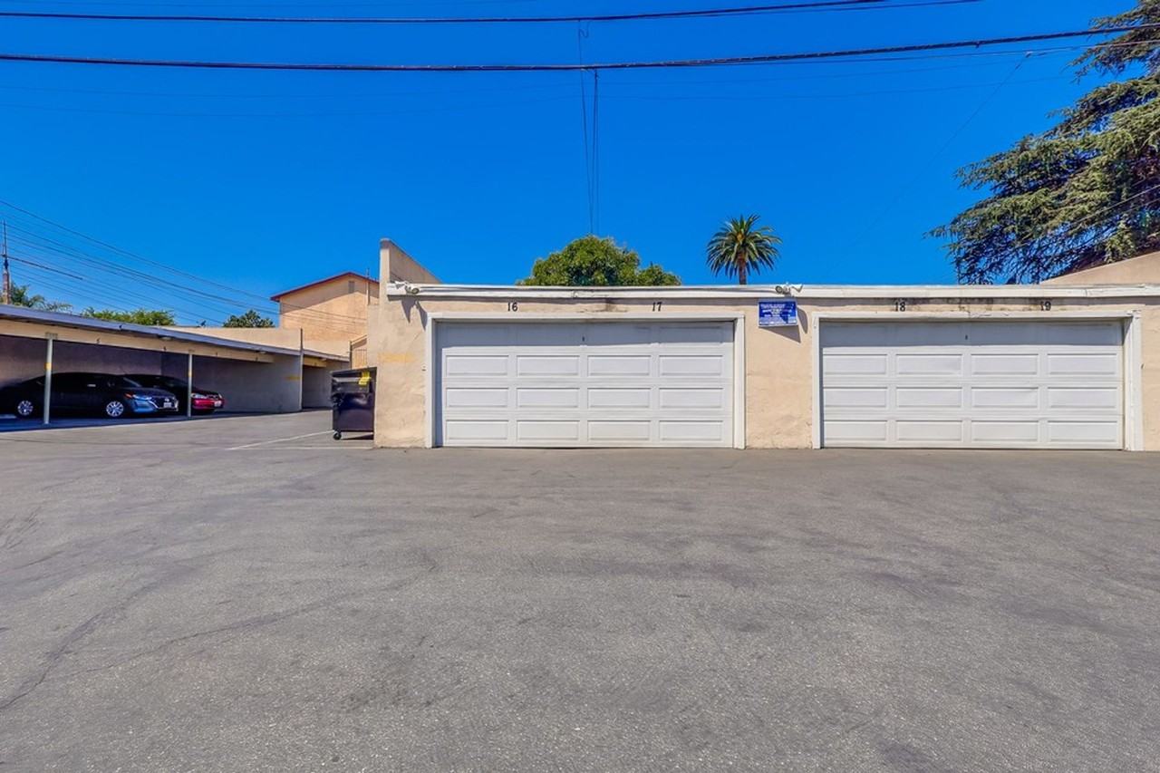 Mid-Century Property Amid South LA’s Vital Commercial Corridor - Photo 4 of 4