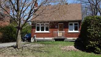 899 MAPLEWOOD AVE, Ottawa K2B 5V6 - Photo 1 of 1
