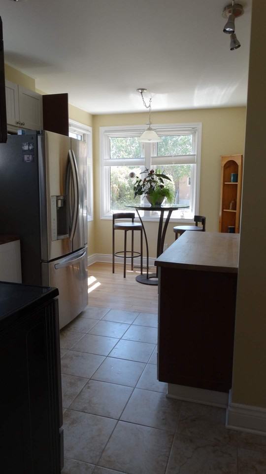 899 MAPLEWOOD AVE, Ottawa K2B 5V6 - Photo 3 of 18