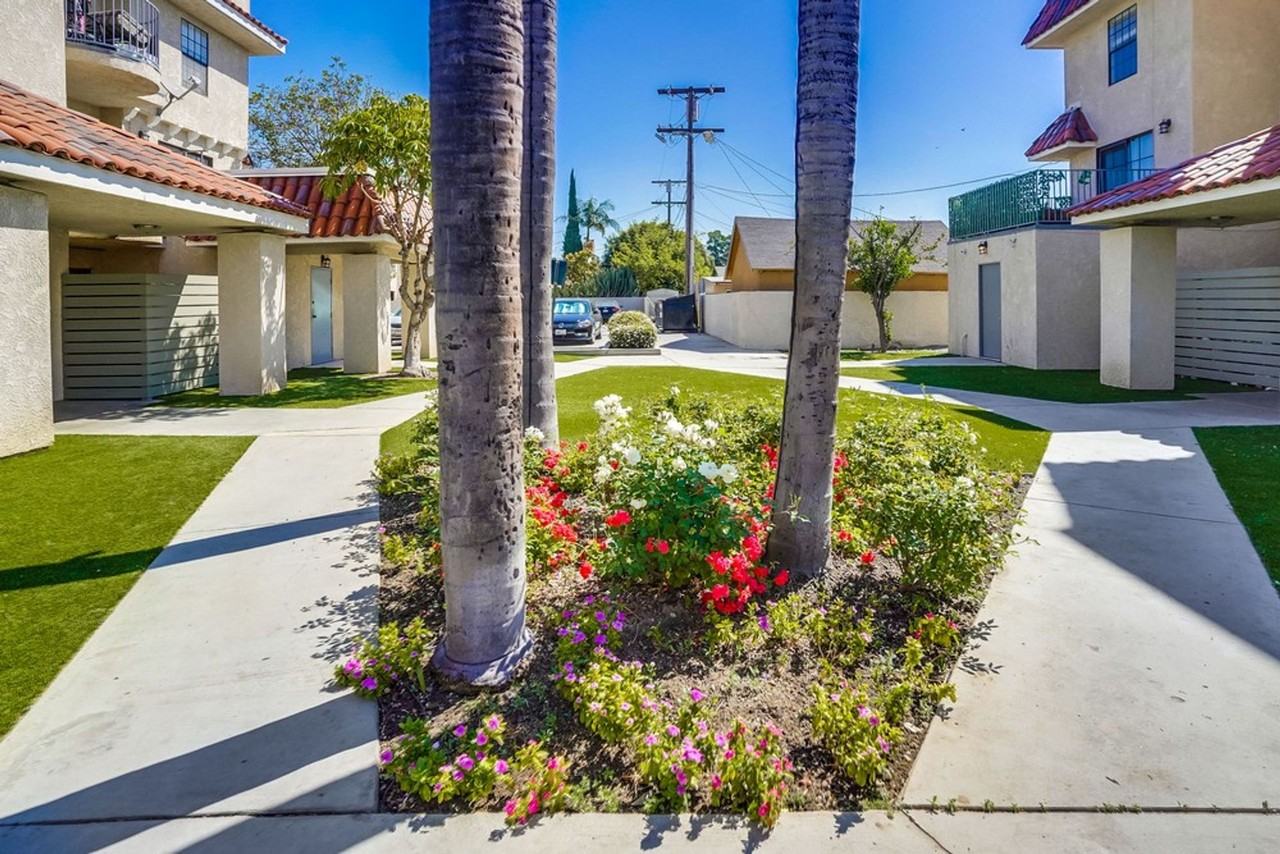 4060 S Hoover St #4060-302 - Photo 5 of 22