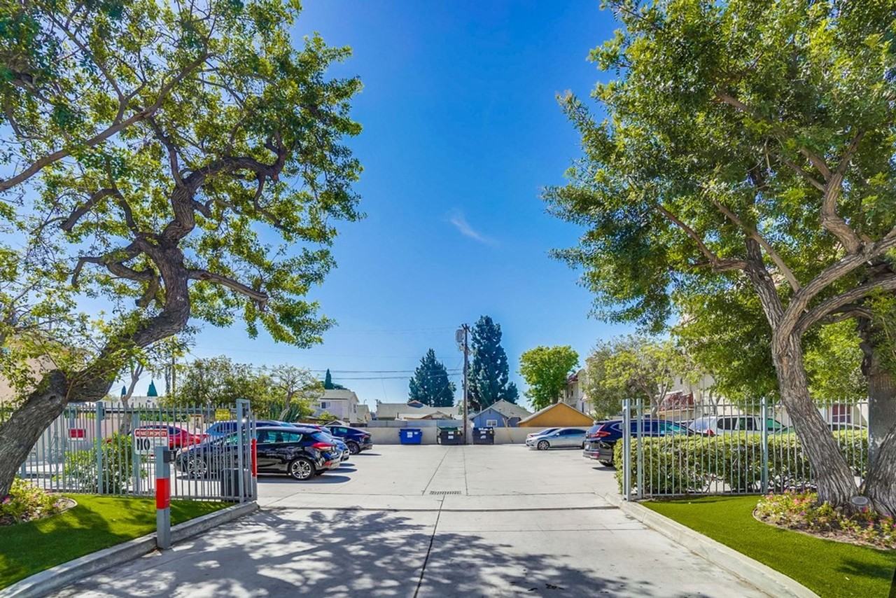 4060 S Hoover St #4060-302 - Photo 7 of 22