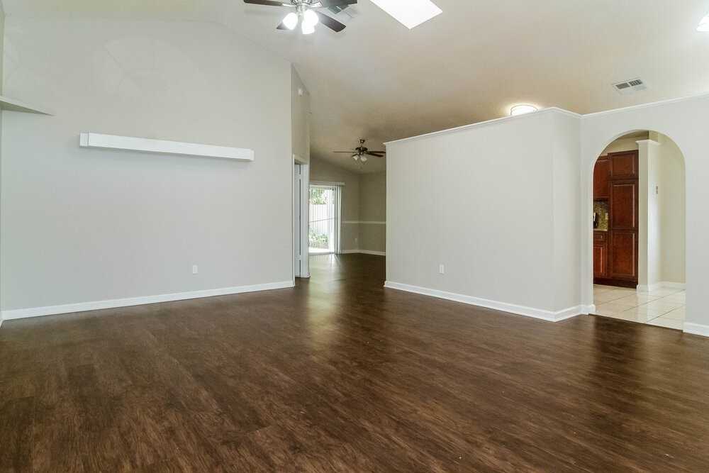 2127 Newt St - Photo 2 of 15