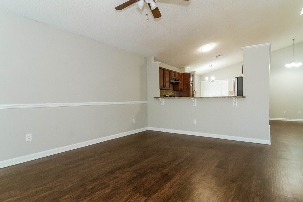 2127 Newt St - Photo 5 of 15