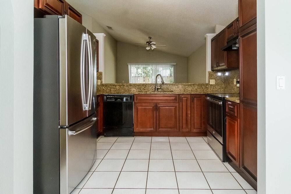 2127 Newt St - Photo 7 of 15