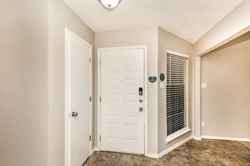 2700 Ridge Rd N - Photo 3 of 16