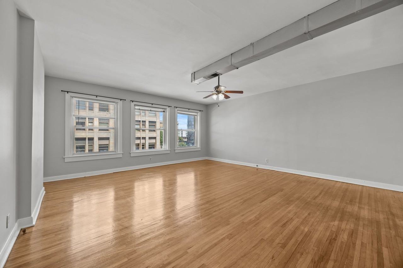 63 1/2 E Gay St - Photo 2 of 23