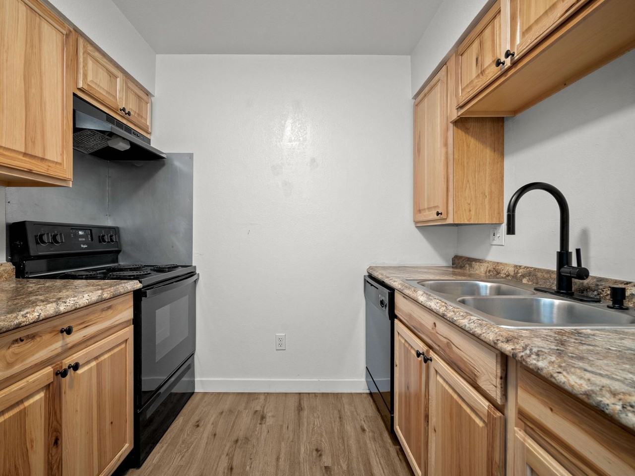1535 Poplar Dr #22 - Photo 3 of 17