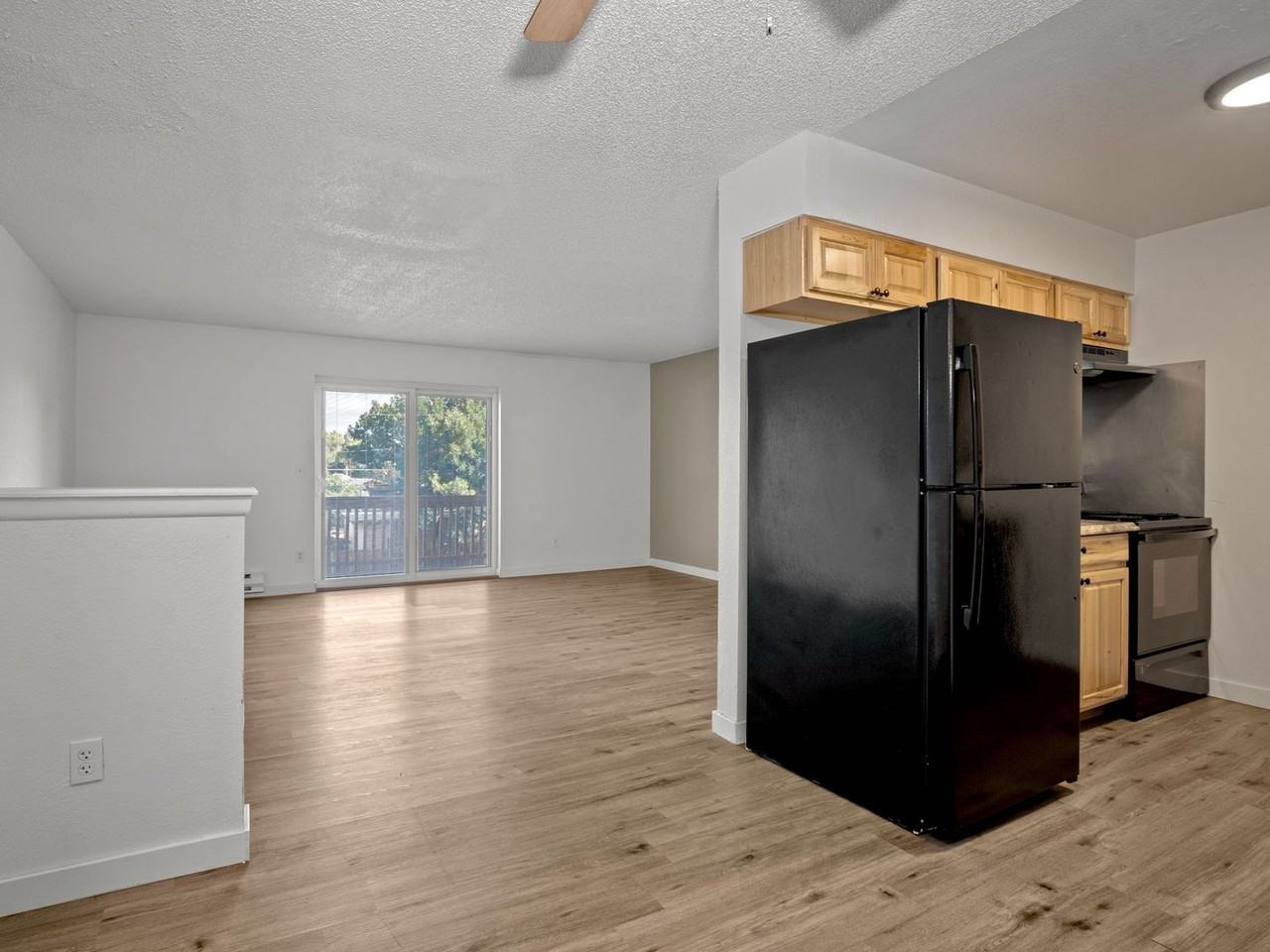 1535 Poplar Dr #22 - Photo 6 of 17