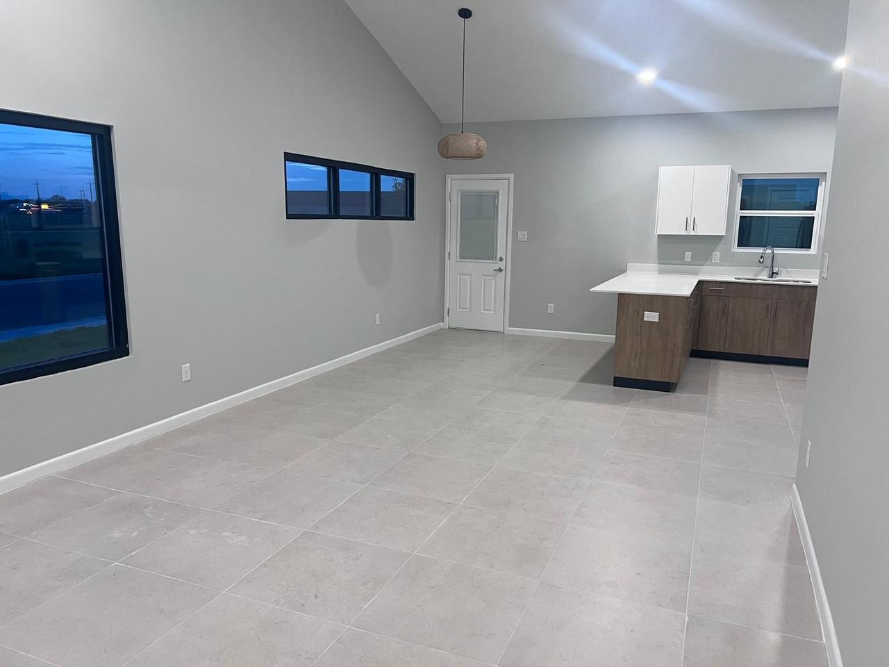 2612 Mockingbird Rd #4 - Photo 3 of 13