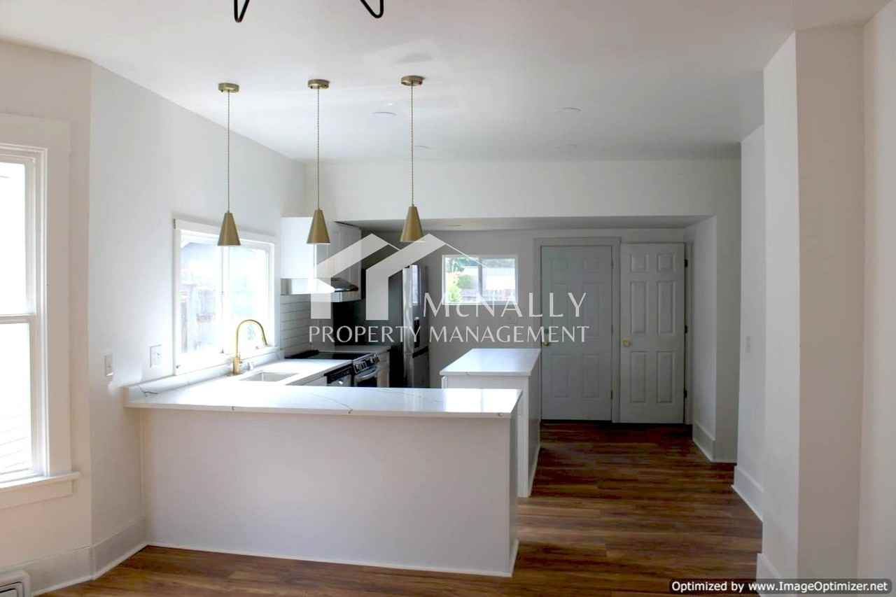 2908 S 10th St - Photo 4 of 16
