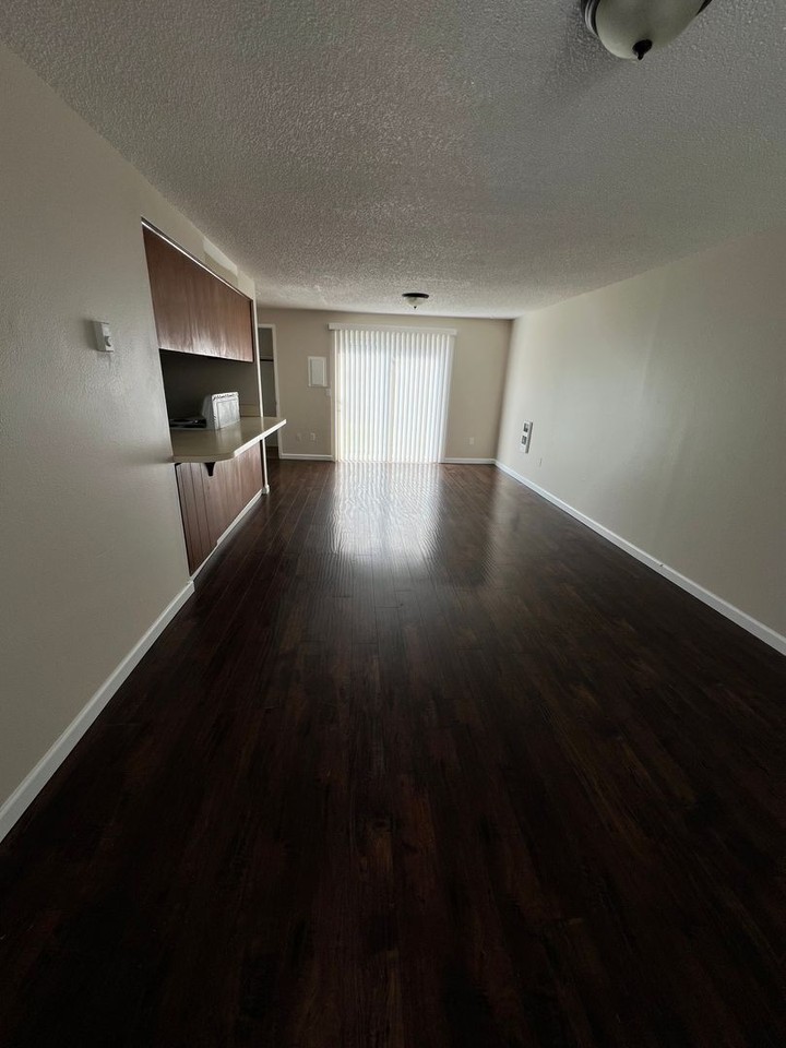 16th Ave. Condos - Photo 4 of 17