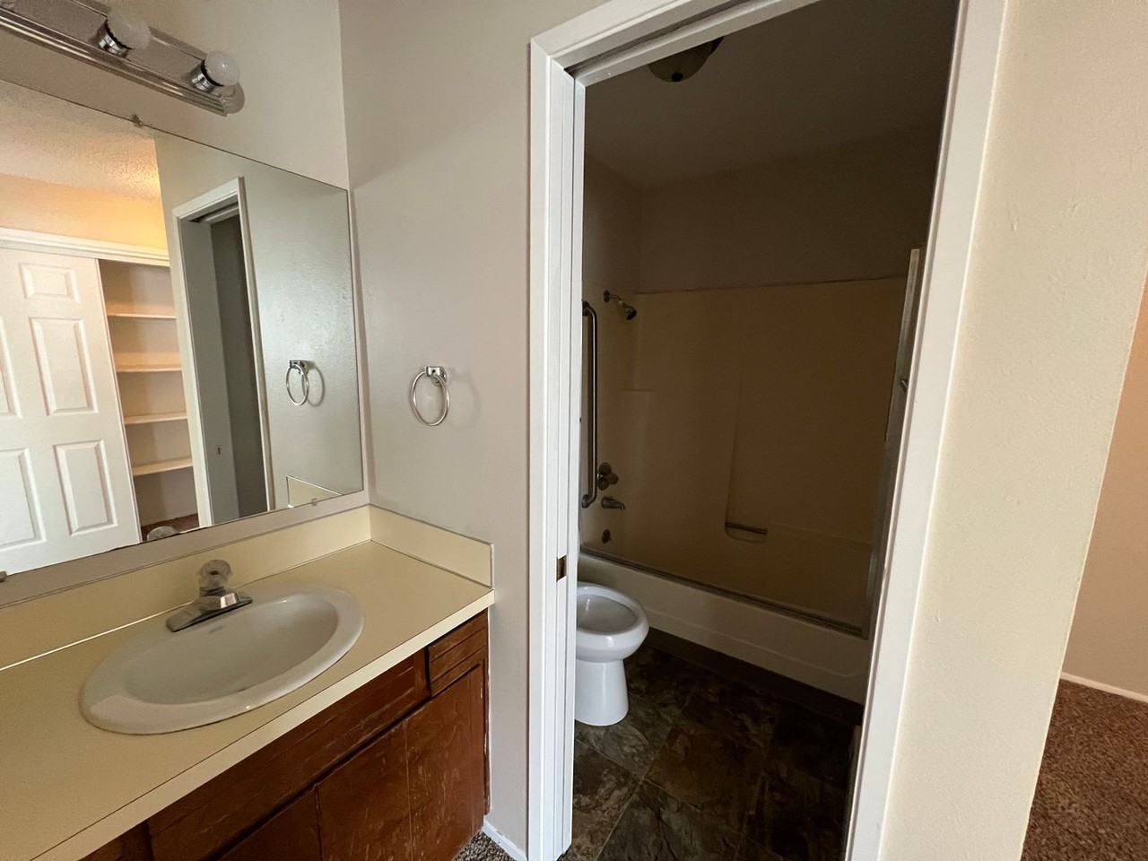 16th Ave. Condos - Photo 7 of 17