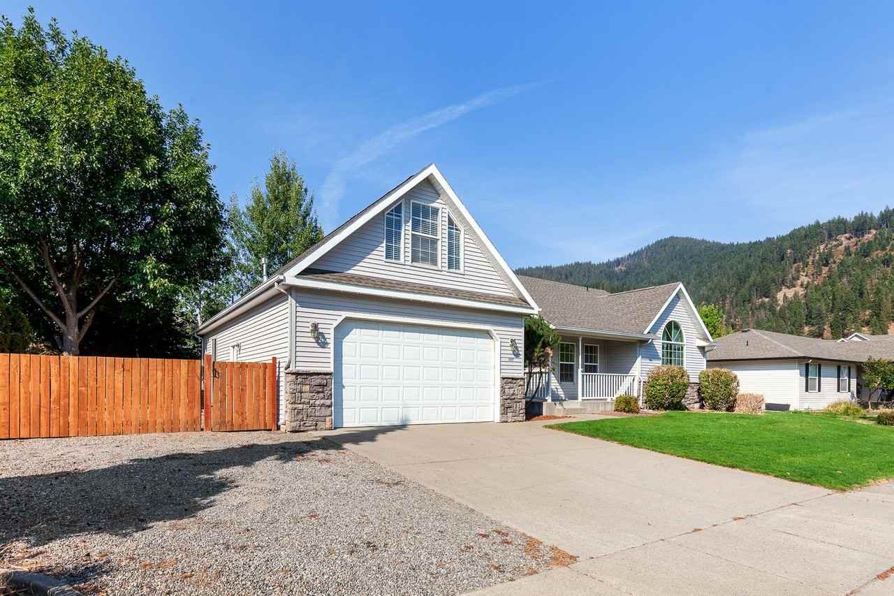 2057 E Goldleaf Ln - Photo 2 of 25