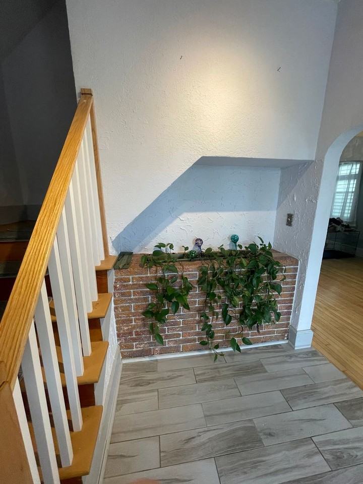 317 E 9th St - Photo 3 of 30