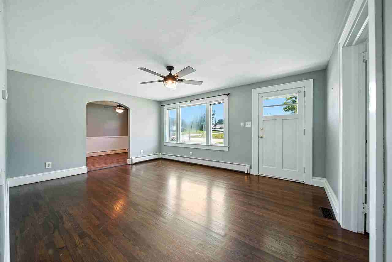 1266 18th St Ne - Photo 2 of 19