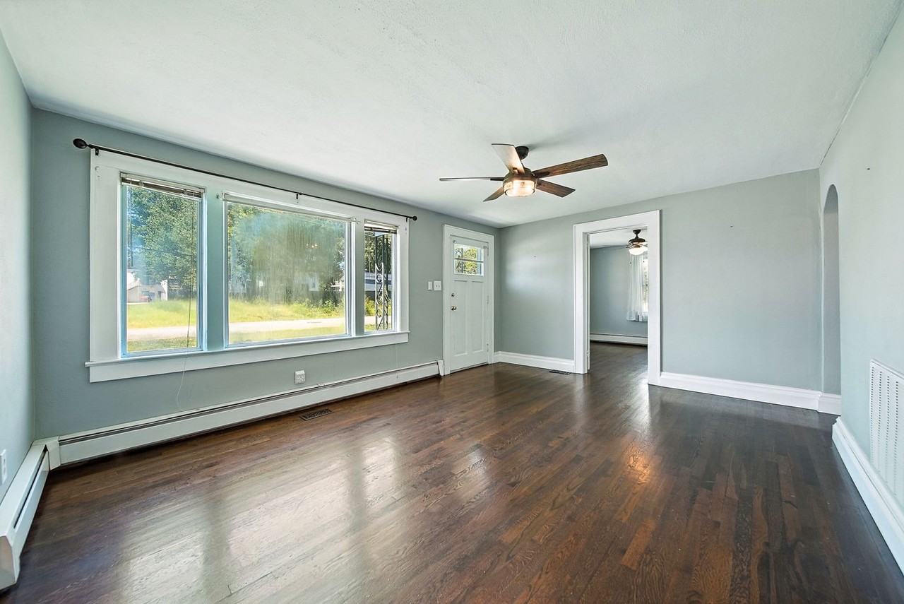 1266 18th St Ne - Photo 3 of 19