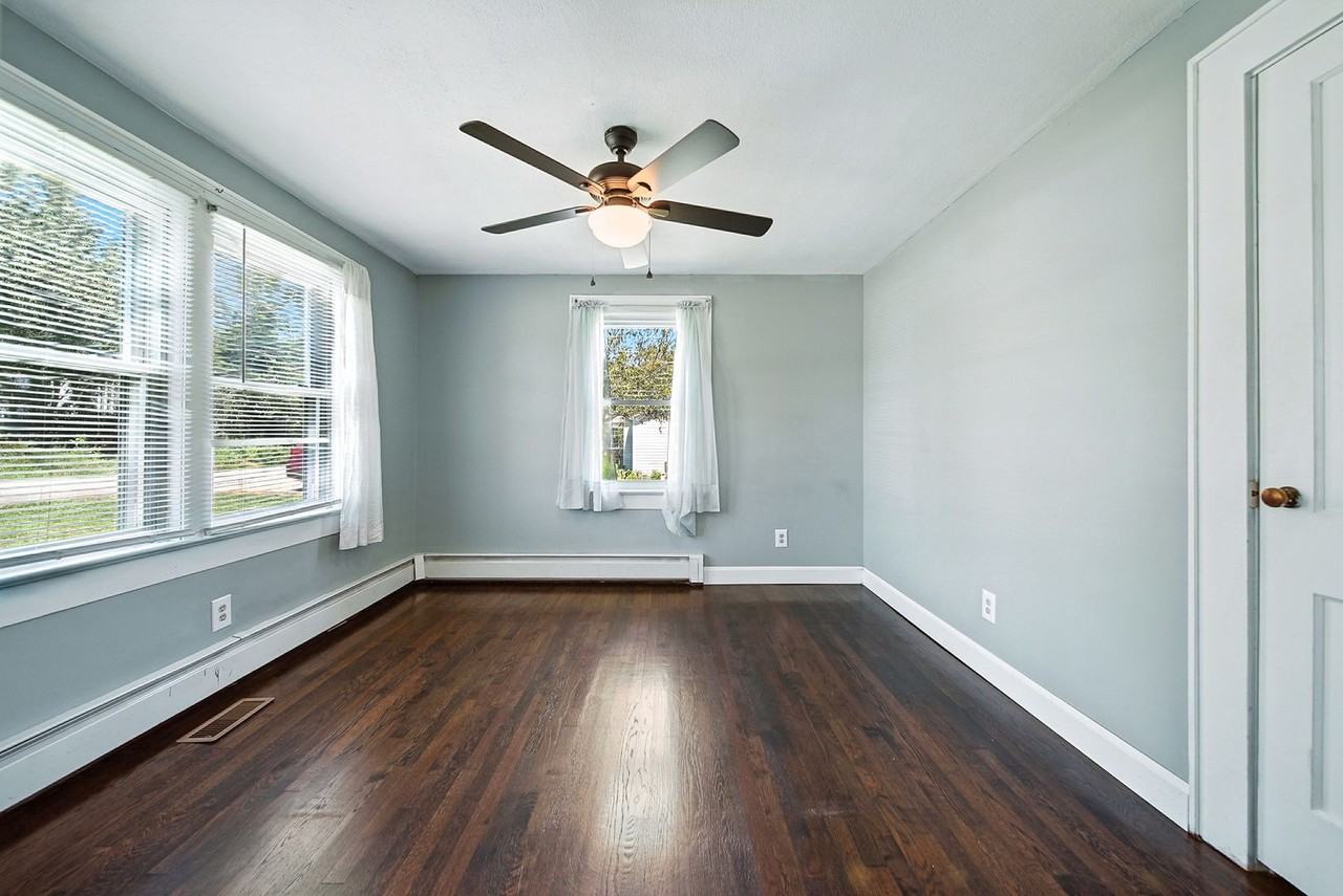 1266 18th St Ne - Photo 4 of 19