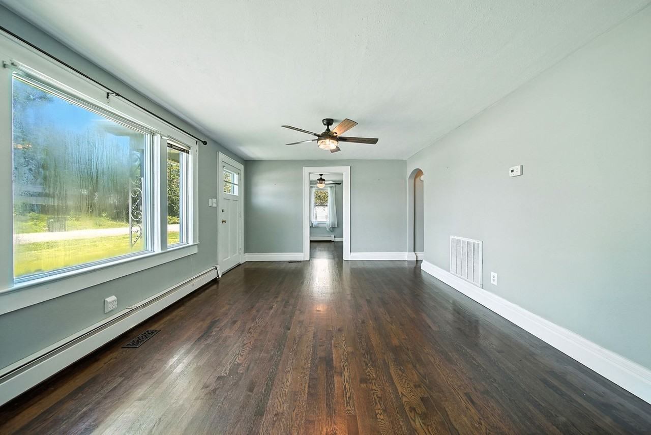 1266 18th St Ne - Photo 5 of 19