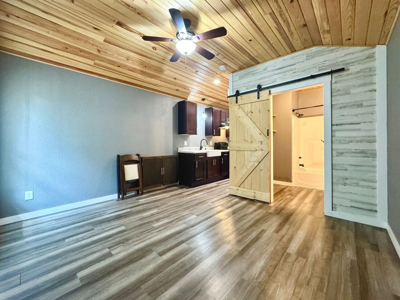 213 West Wright Street - Photo 2 of 10