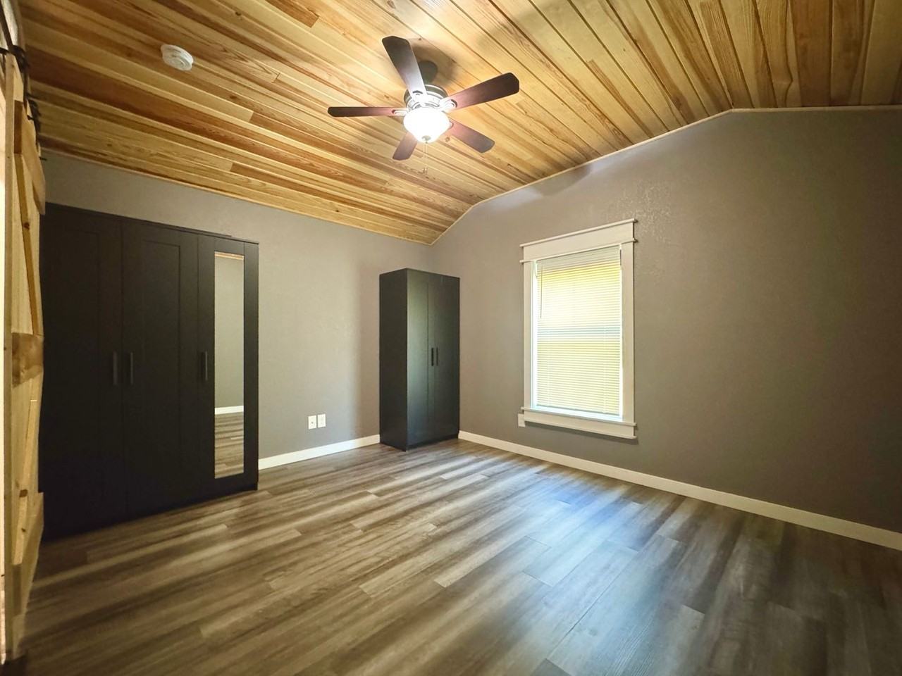 213 West Wright Street - Photo 3 of 10