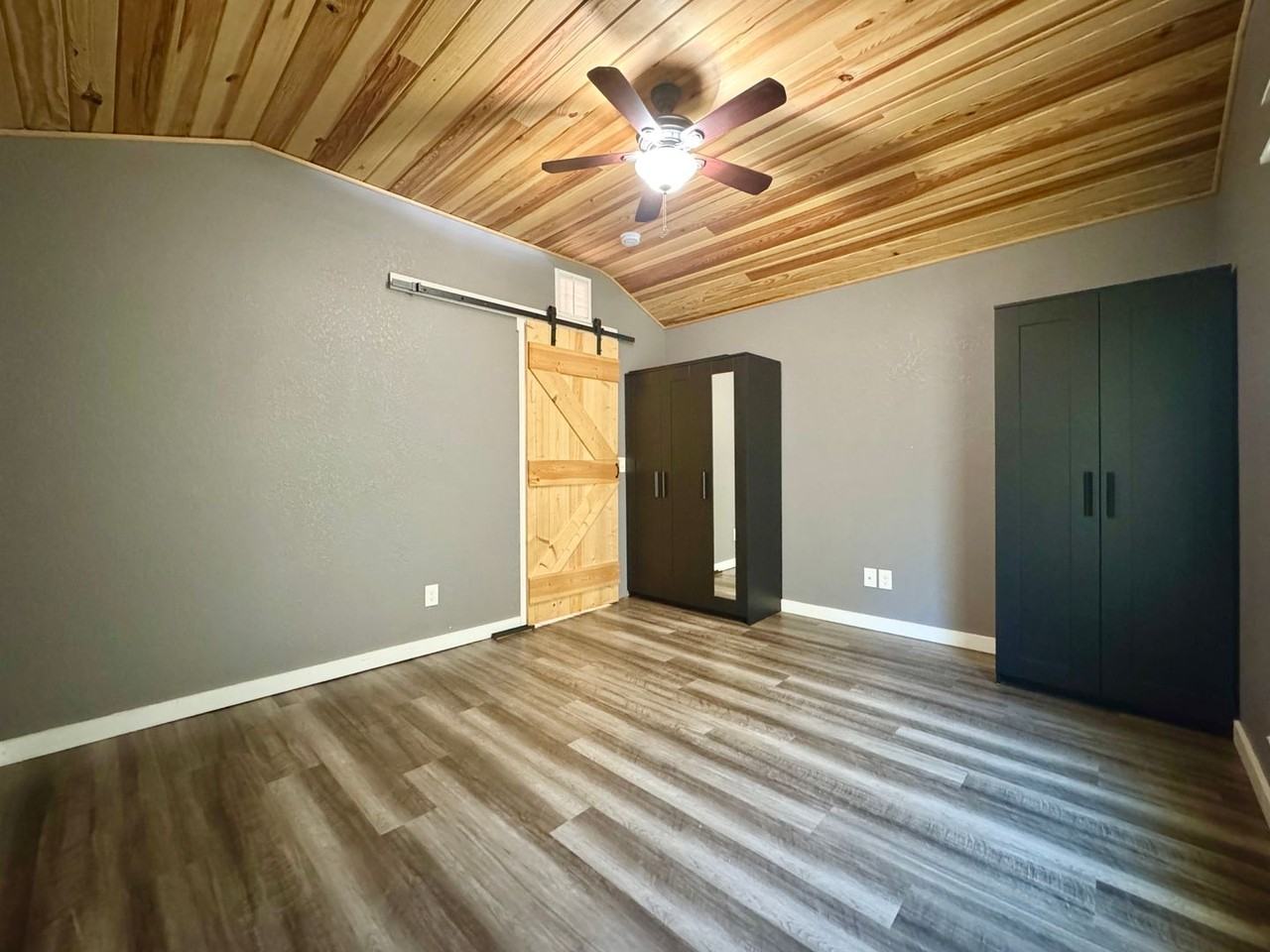 213 West Wright Street - Photo 4 of 10