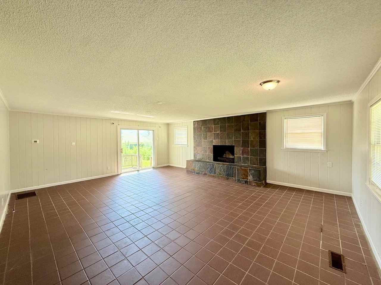 17113 Green Hill Rd - Photo 3 of 13