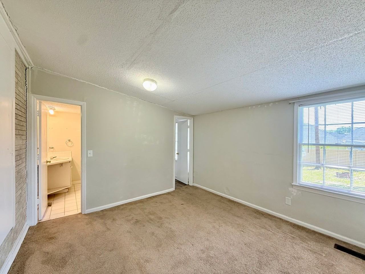 17113 Green Hill Rd - Photo 7 of 13