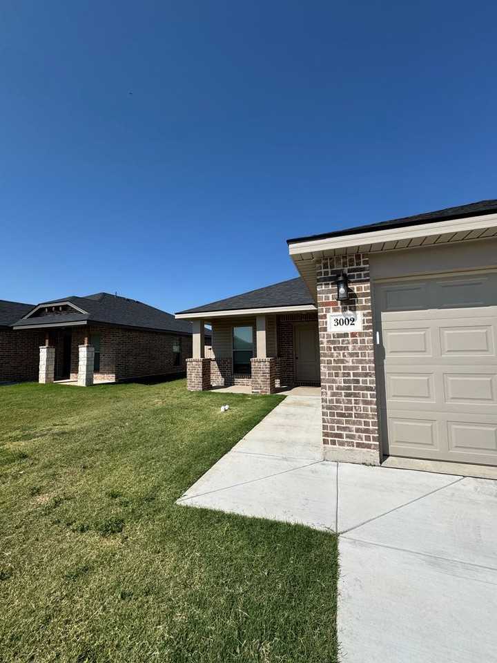 3002 Buckthorn Dr - Photo 2 of 17